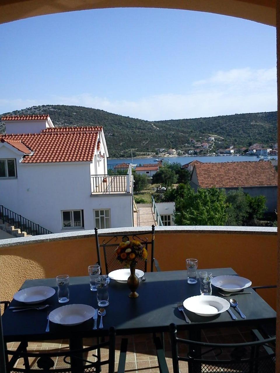 Apartments Antonija - Fitness Винишче Экстерьер фото
