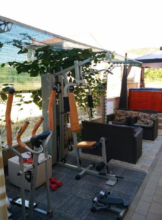 Apartments Antonija - Fitness Винишче Экстерьер фото